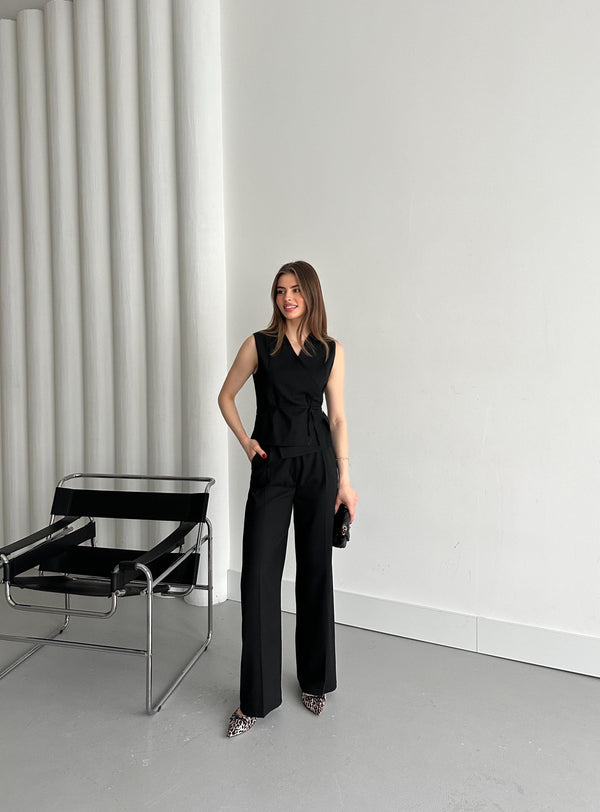 Siyah Kruvaze Yaka Yelek Pantolon Takım