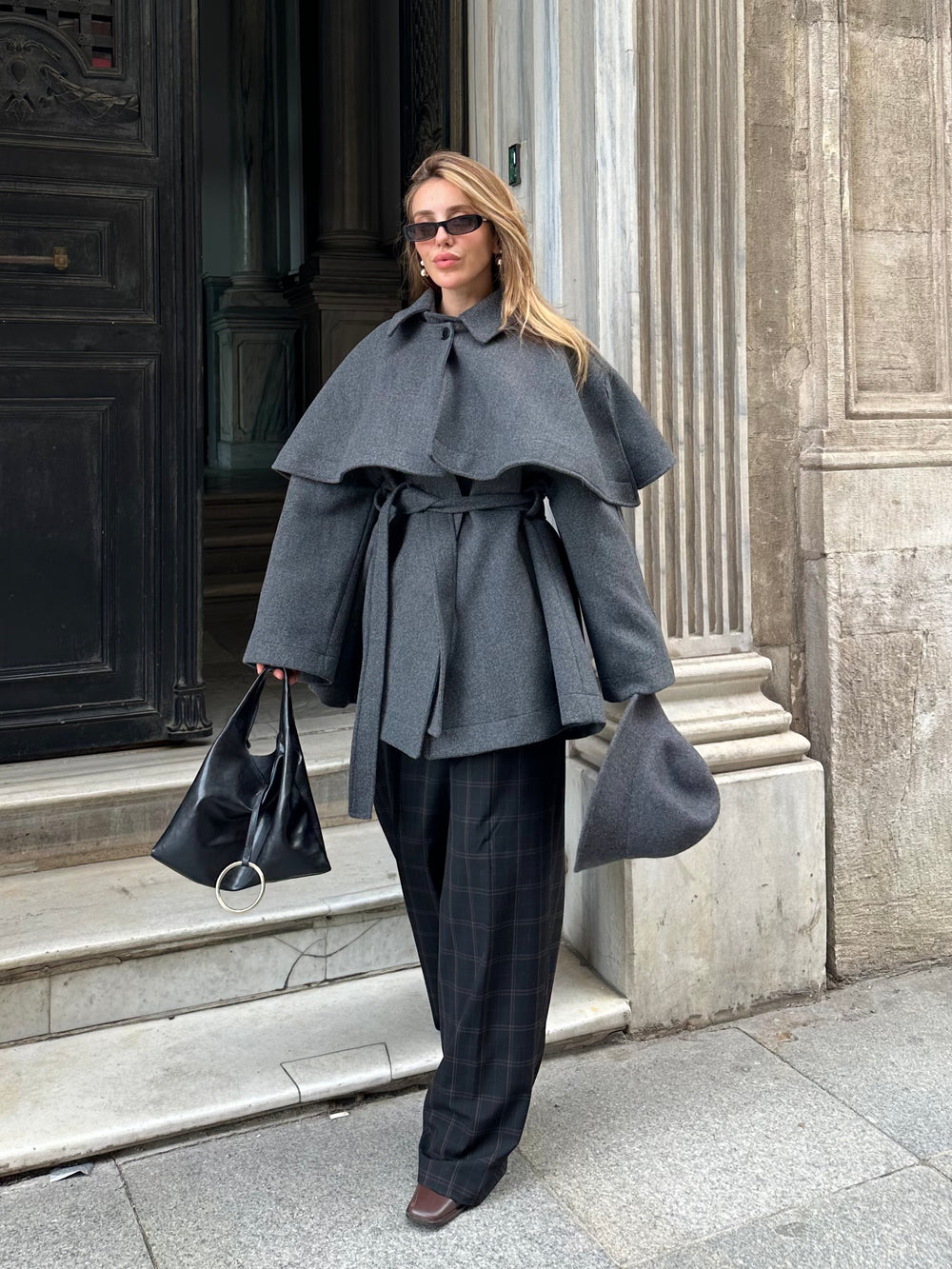 Antrasit Livia Pelerin Detaylı Kaşe Kaban