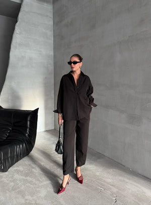 Siyah Merlin Kemerli Gömlek Pantolon Takım