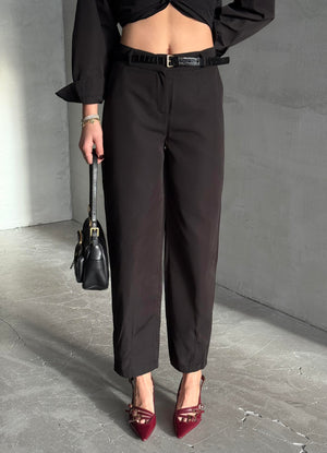 Siyah Merlin Kemerli Gömlek Pantolon Takım