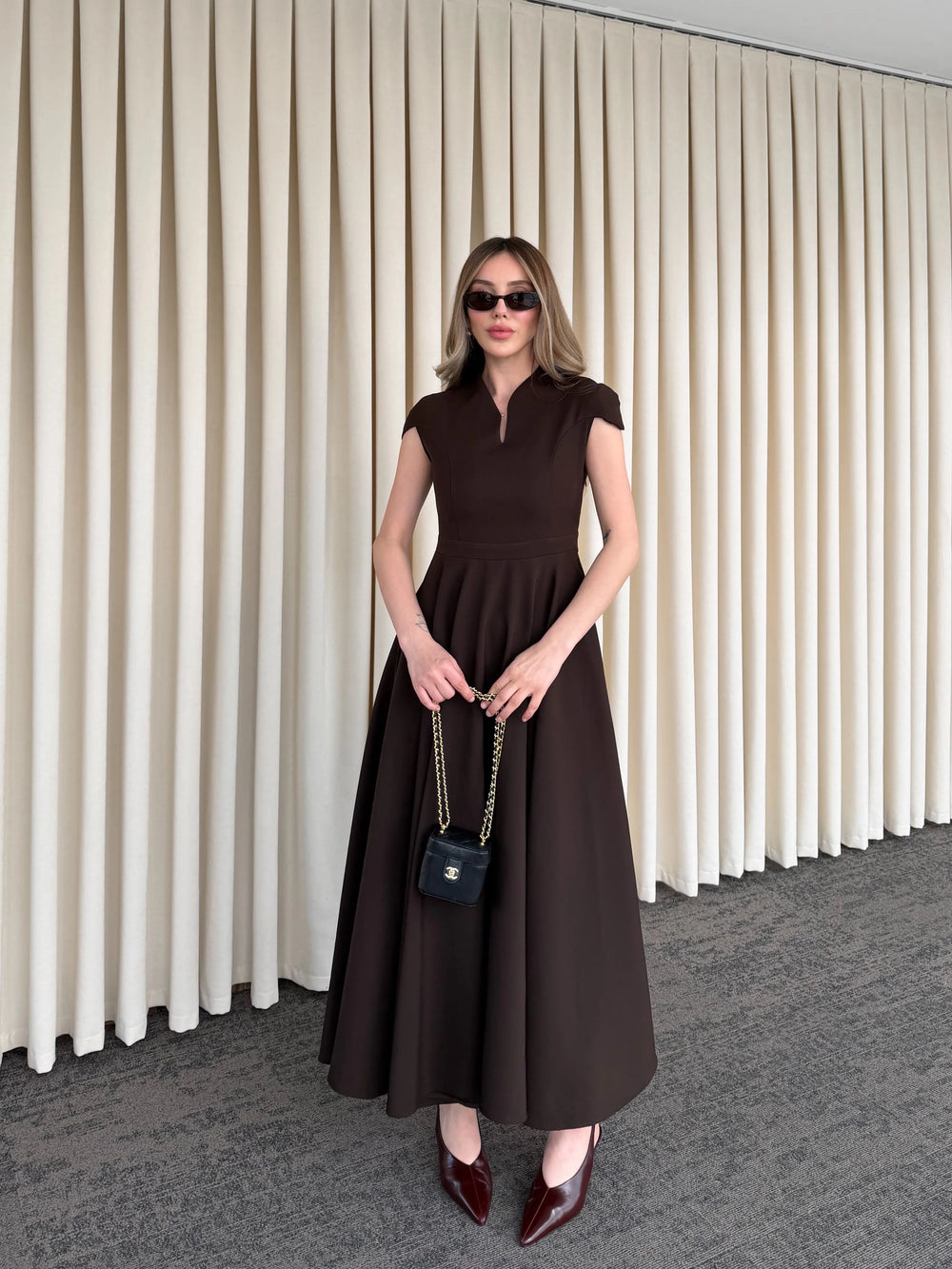 Kahverengi Mini V Yaka Elbise - 242480