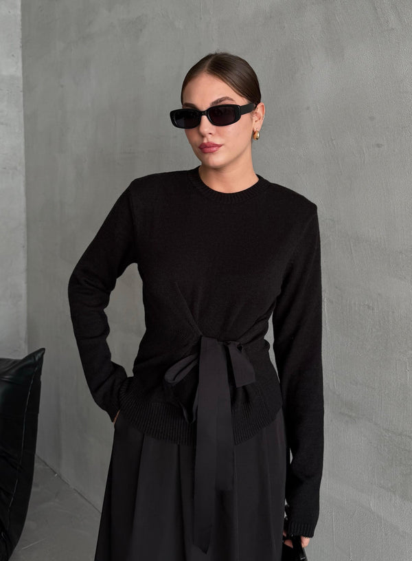 Siyah Miusa Ön Bağlamalı Tasarım Kazak