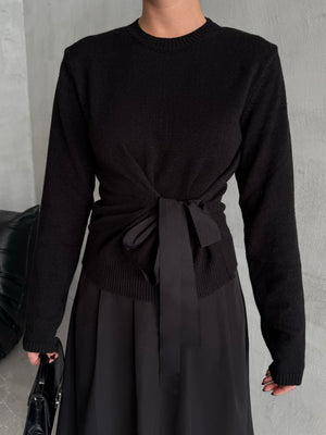 Siyah Miusa Ön Bağlamalı Tasarım Kazak