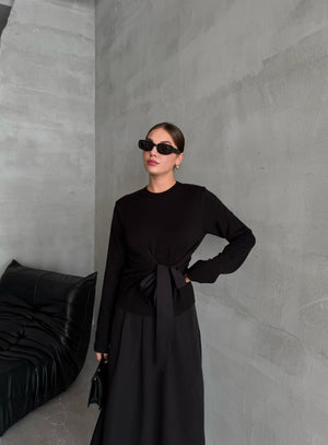 Siyah Miusa Ön Bağlamalı Tasarım Kazak