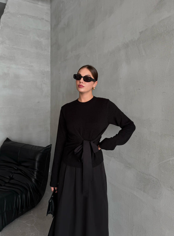 Siyah Miusa Ön Bağlamalı Tasarım Kazak