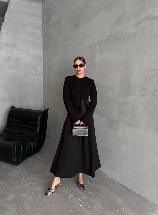 Siyah Miusa Ön Bağlamalı Tasarım Kazak