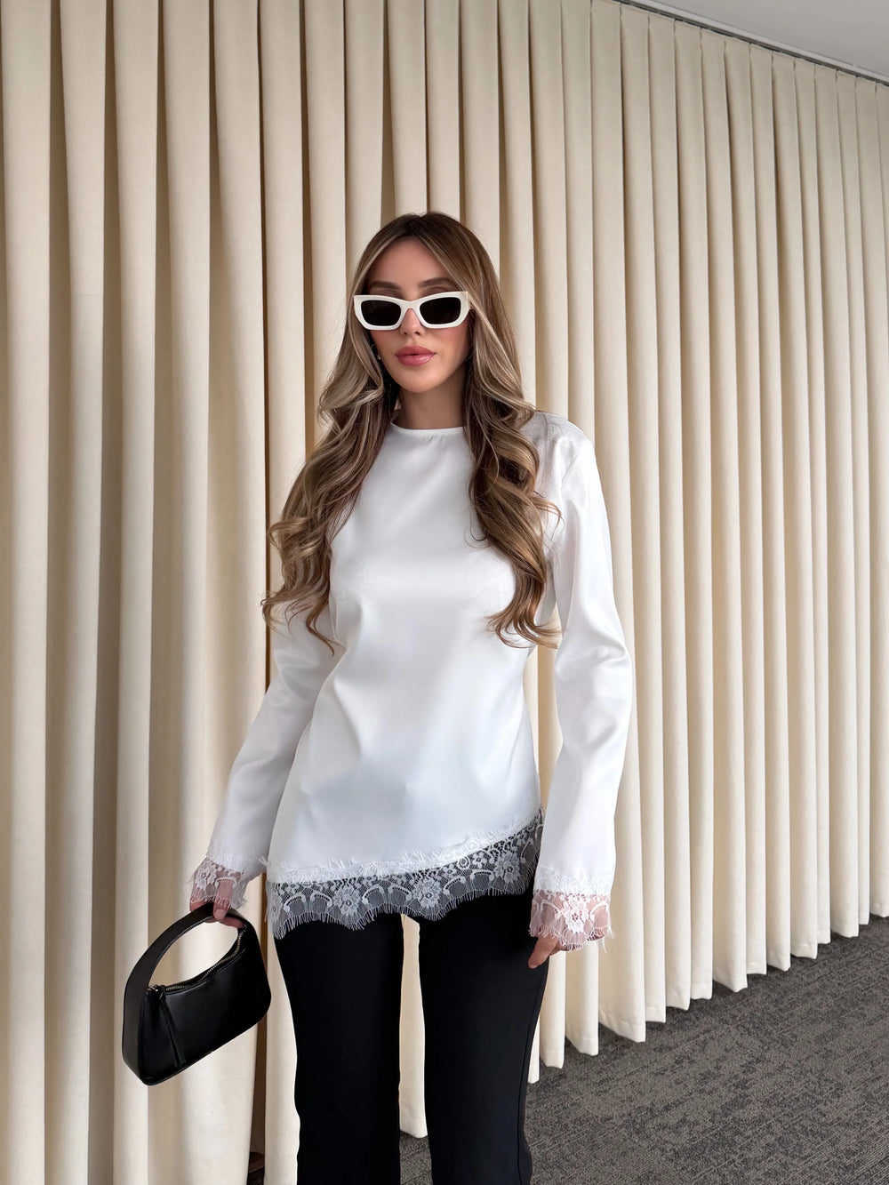 Beyaz Saten Asimetrik Dantelli Bluz - 0320