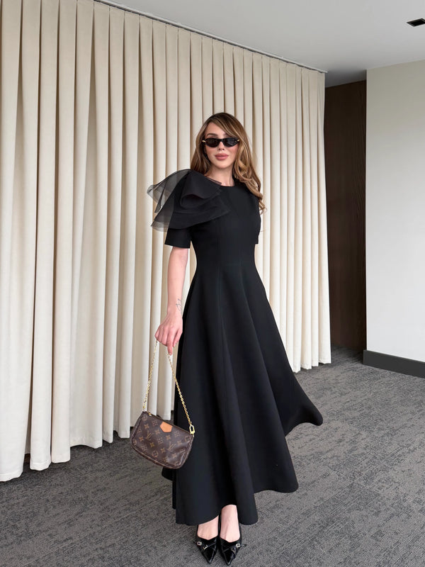 Siyah Seyyar Broşlu Elbise - 3151