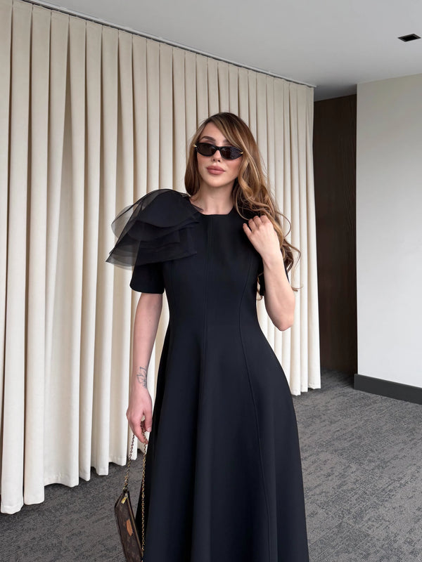 Siyah Seyyar Broşlu Elbise - 3151