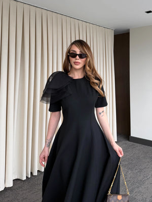 Siyah Seyyar Broşlu Elbise - 3151