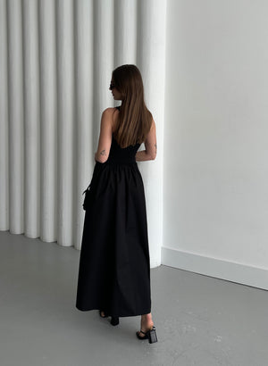 Siyah Sıfır Kol Pileli Elbise