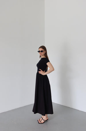 Siyah Viyana Pileli Elbise