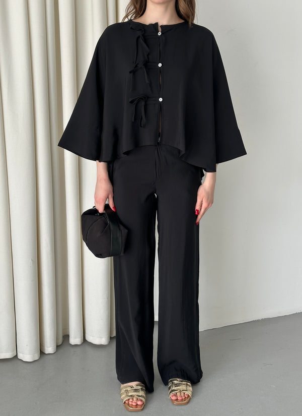 Siyah Yarasa Kol Bağcık Düğme Detaylı Takım