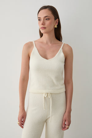 Ekru Yumoş Üçlü Takım