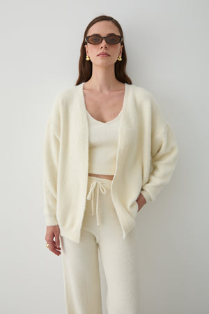 Ekru Yumoş Üçlü Takım