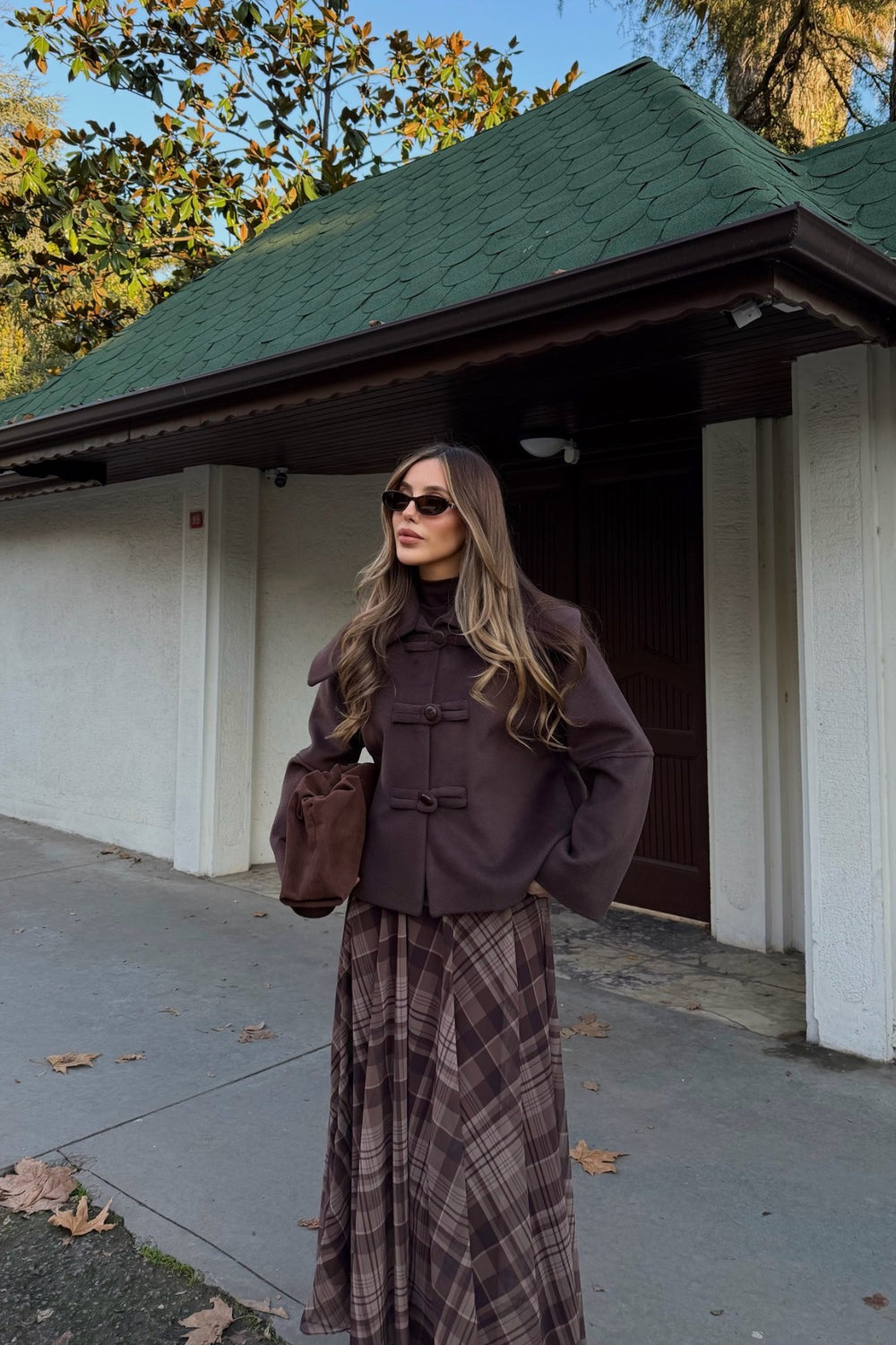 Kahverengi Düğme Detaylı Kısa Kaşe Ceket - 7675