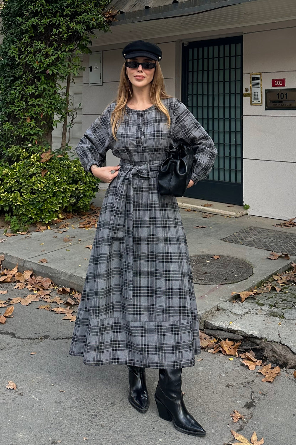 Gri Ekoseli Kuşaklı Uzun Elbise - 1235