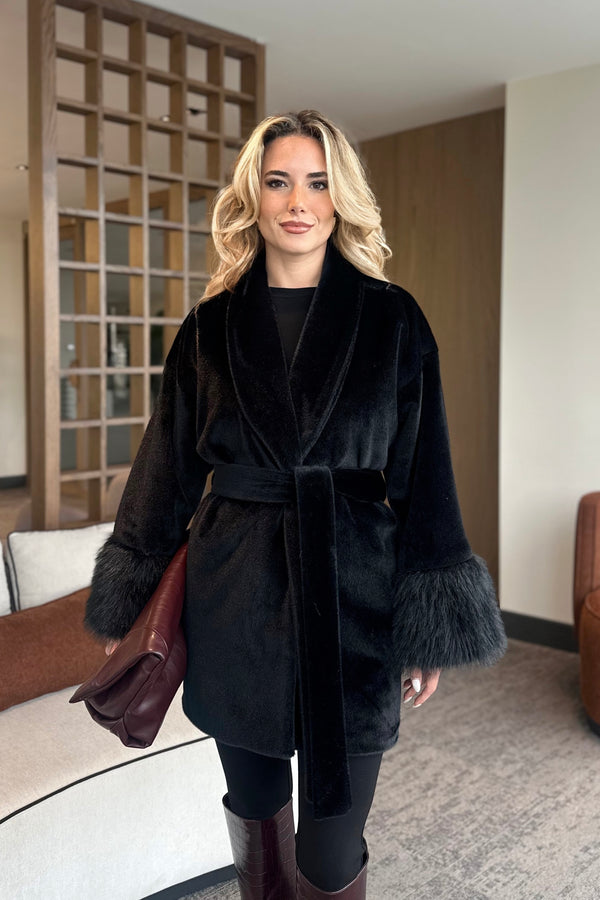 Siyah Kolu Kürklü Kaşe Ceket - 2509
