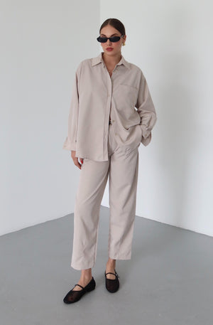 Taş Merlin Kemerli Gömlek Pantolon Takım