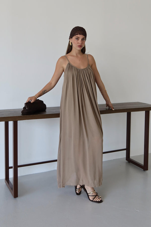 Vizon Askılı Rahat Kesim Elbise